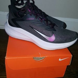 Nike Women's Zoom Winflow athletic shoes